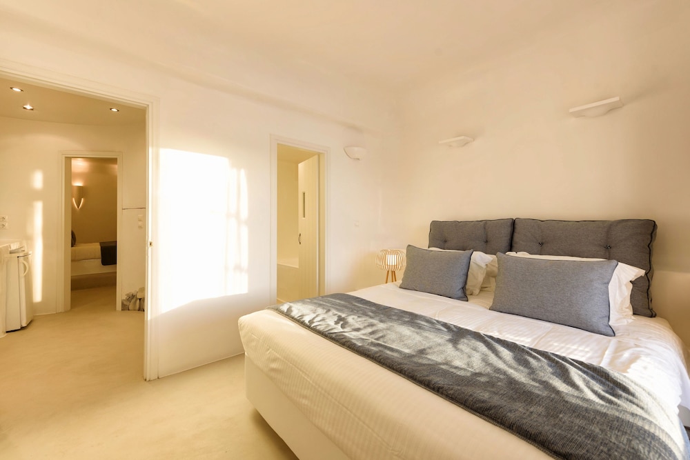 FAMILY SUITE, SEA VIEW, PRIVATE POOL