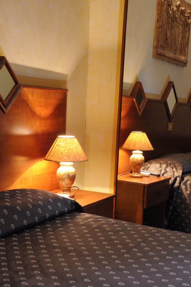 Hotel Farini 13/23