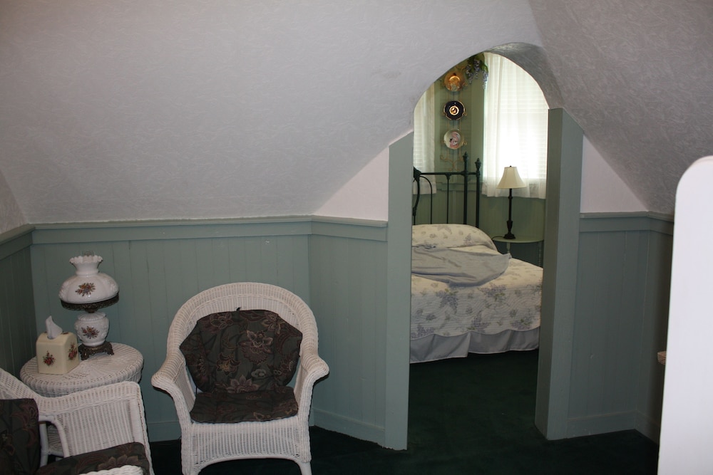 McFarlin House Bed and Breakfast 11/69