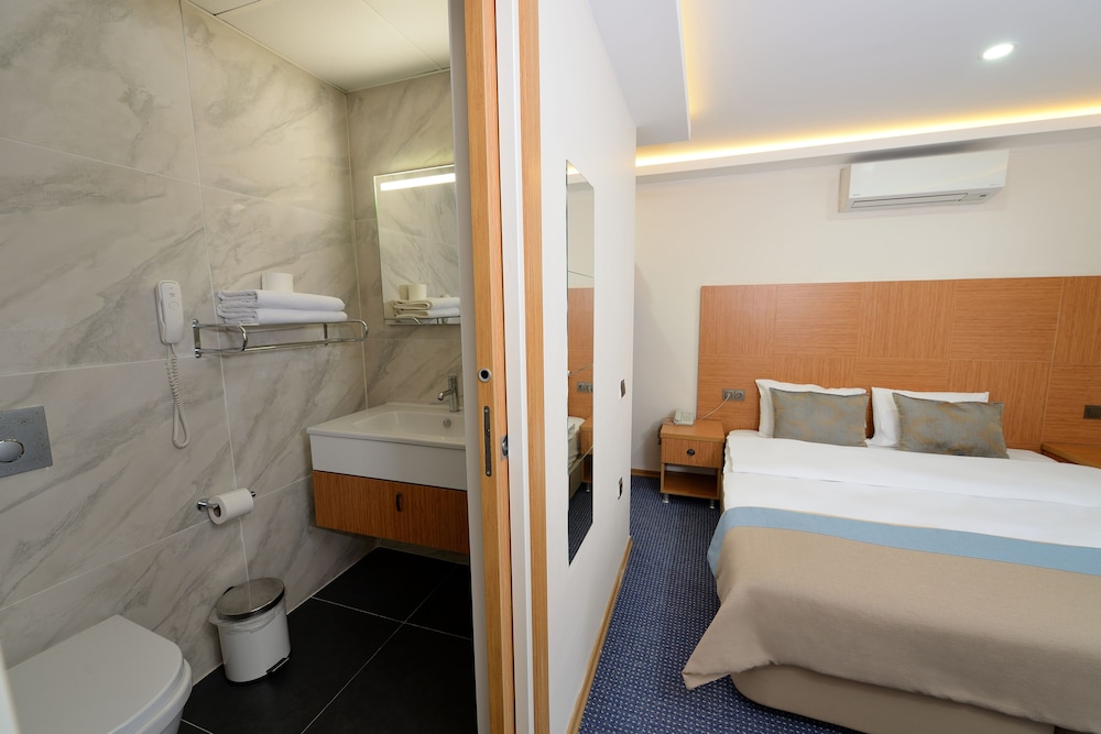 Comfort, Double or Twin Bed, City View, Balcony, My Cesme Hotel 2/4