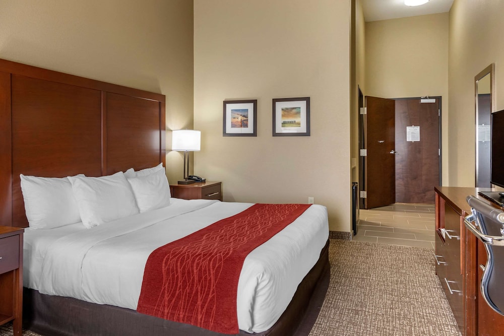 Comfort Inn & Suites Augusta KS 8/31
