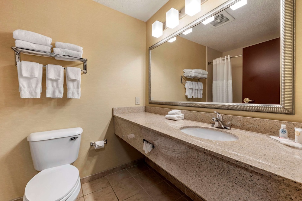 Comfort Suites West Indianapolis - Brownsburg 10/30