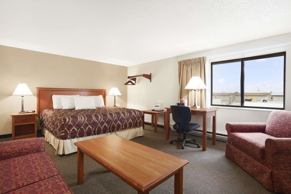 Super 8 by Wyndham Williston ND 22/30