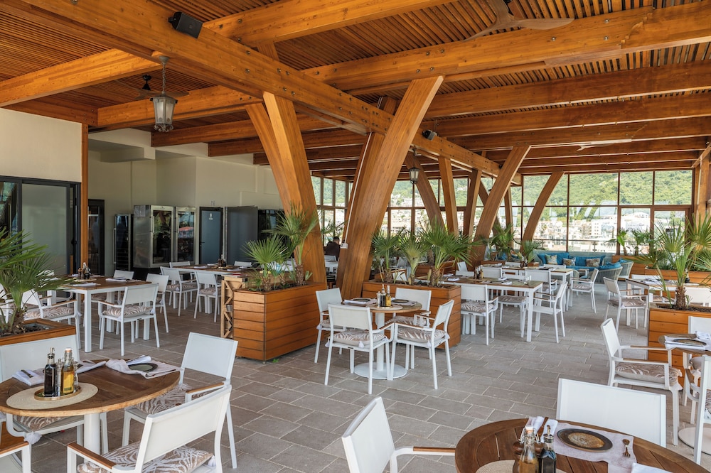 Iberostar Waves Slavija 53/69