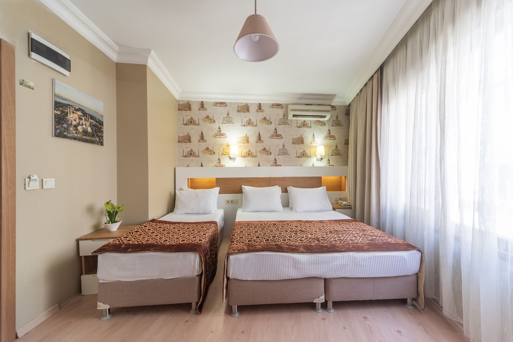 TAYA HATUN HOTEL 34/62