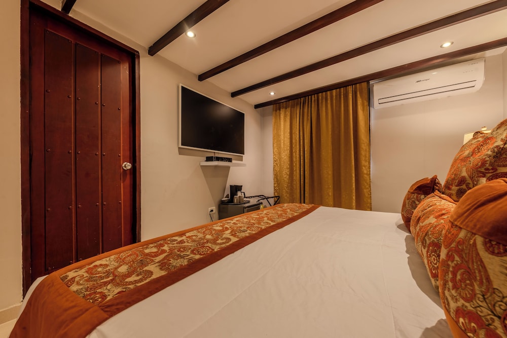 Hotel Dorado Plaza Calle del Arsenal 9/44