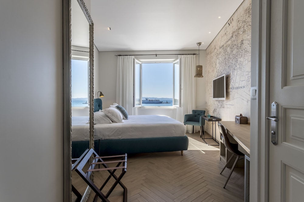 Seaview Luxury Retreat 13/42