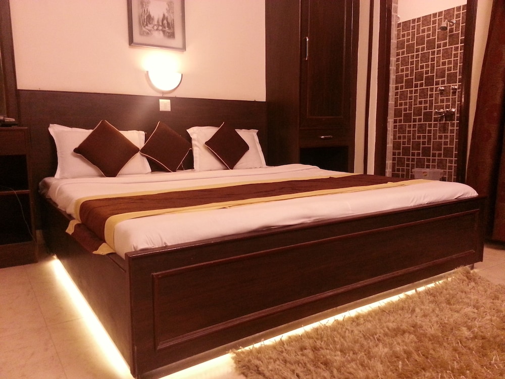 Hotel Varuna 11/46