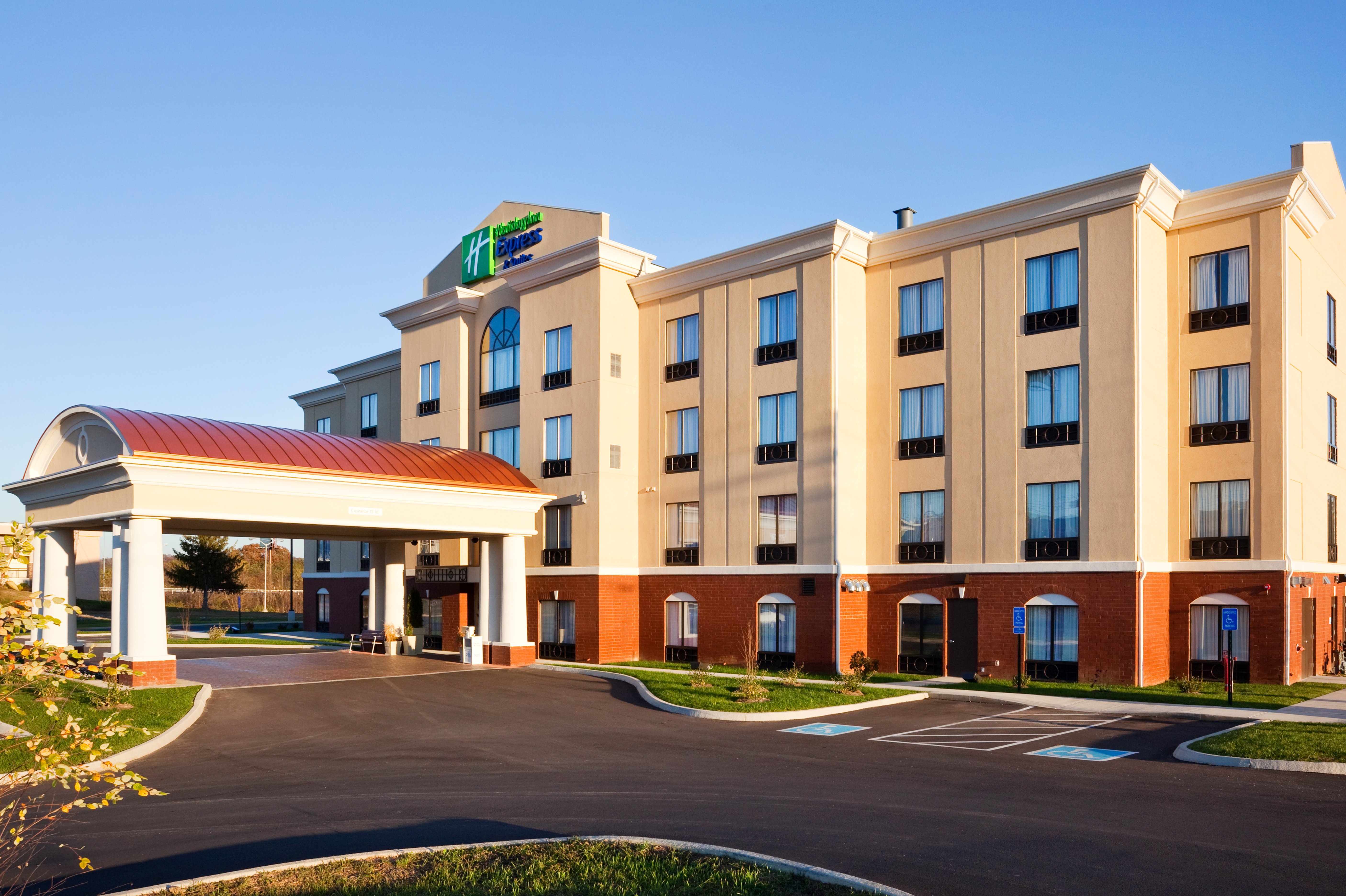 Holiday Inn Express Hotel Suites Newport South 6/79