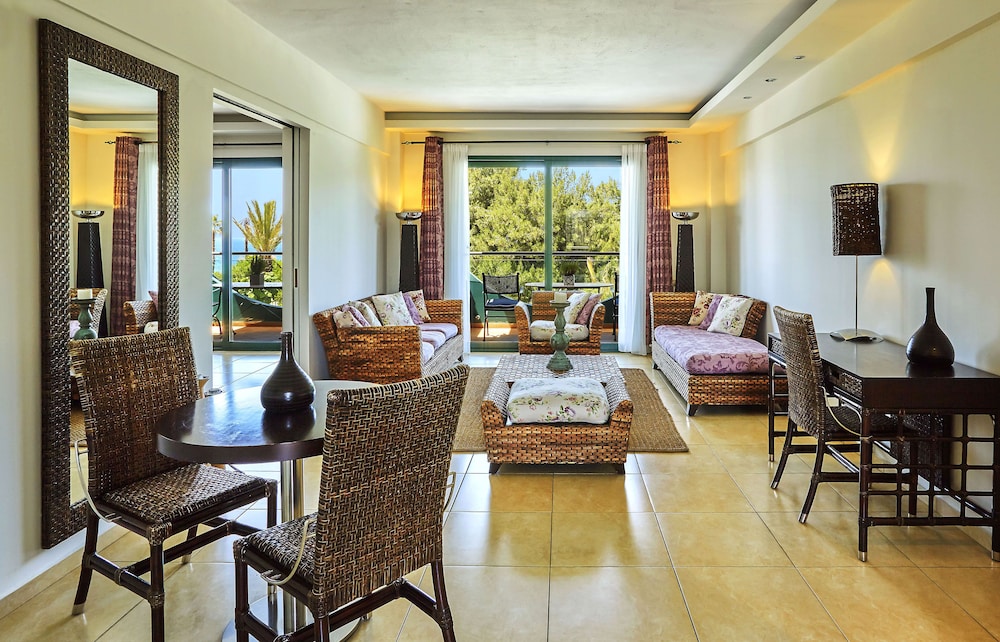 Ilio Mare Beach Hotel by GHH 49/75