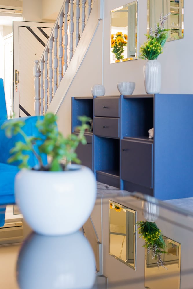 BIRAIS BEACH STUDIOS 42/70