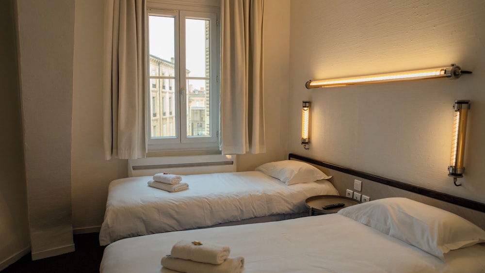 HOTEL DE FRANCE 30/73