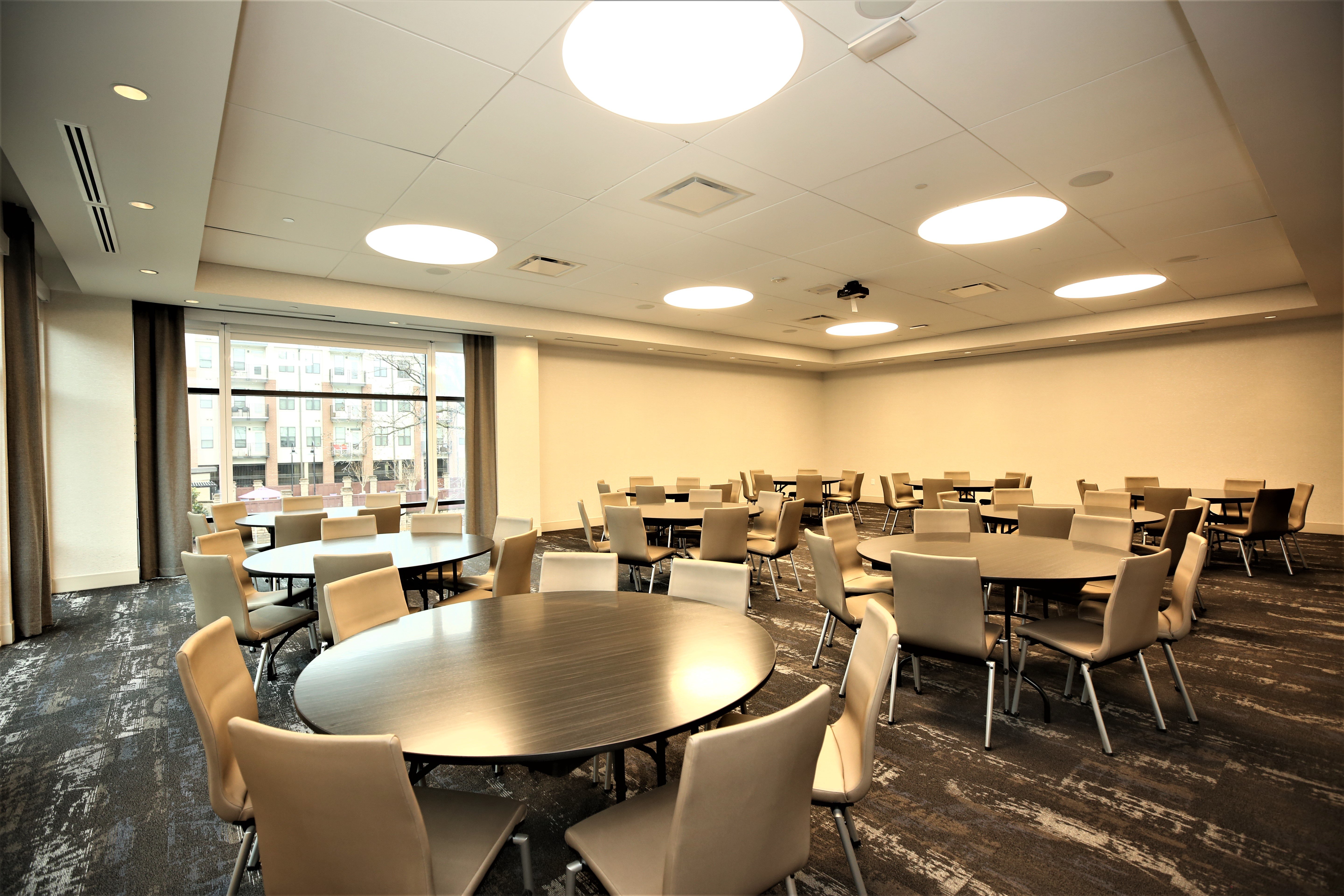 Holiday Inn Express & Suites Charlotte - South End 57/73