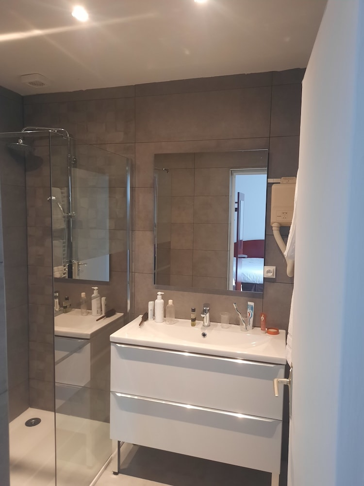 Hotel Le Clemenceau 45/45