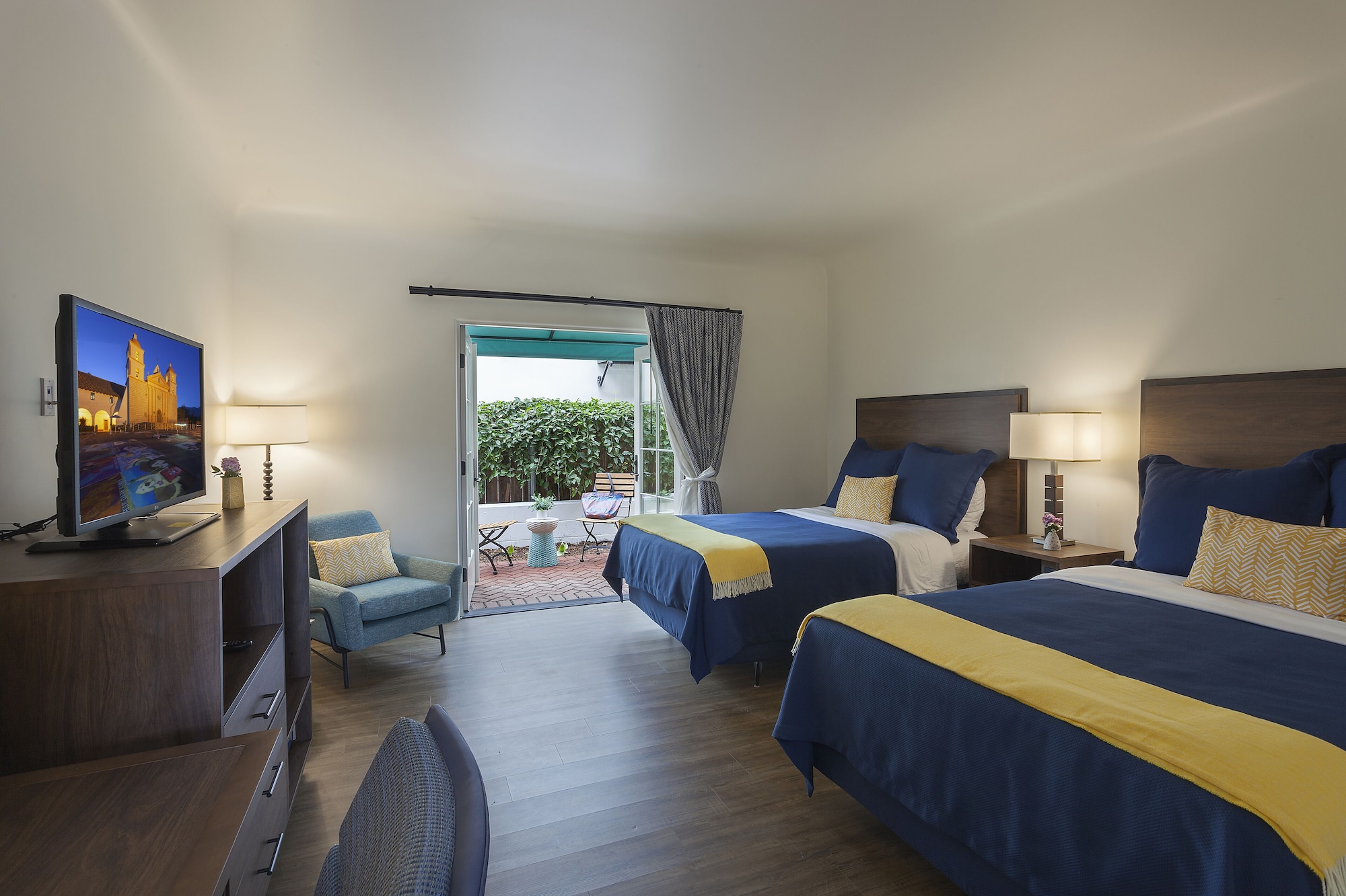 STANDARD, 2 DOUBLE BEDS, PATIO, ACCESSIBLE