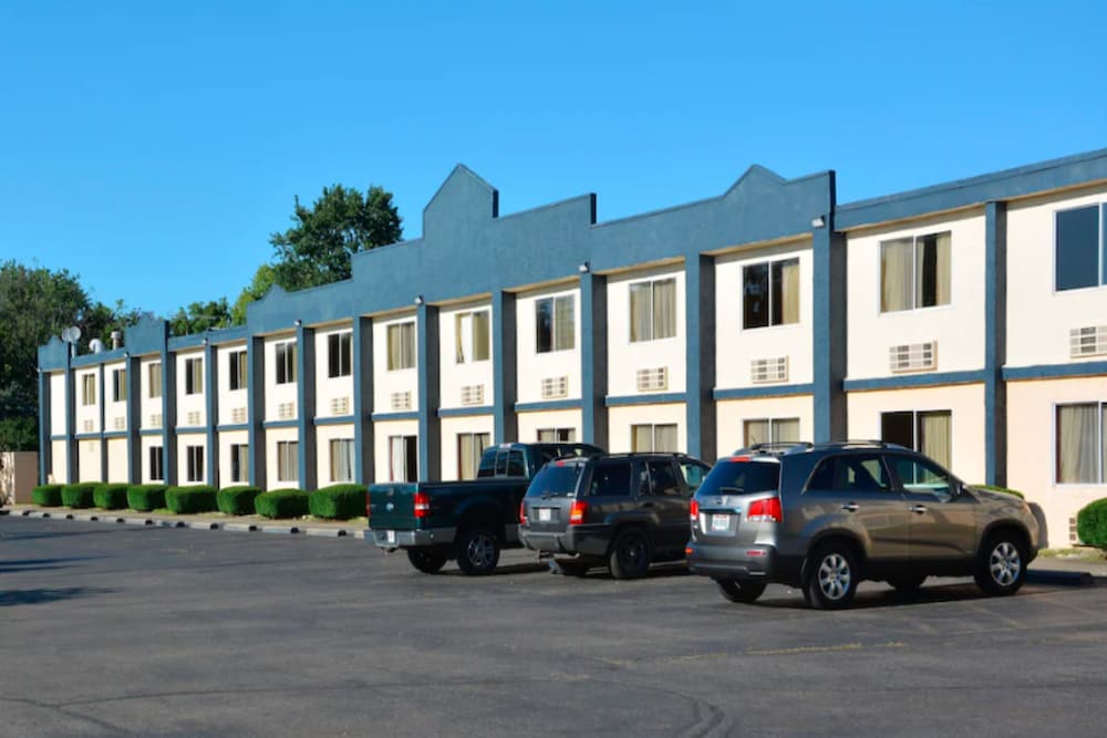 Buckeye Inn Express 22/23