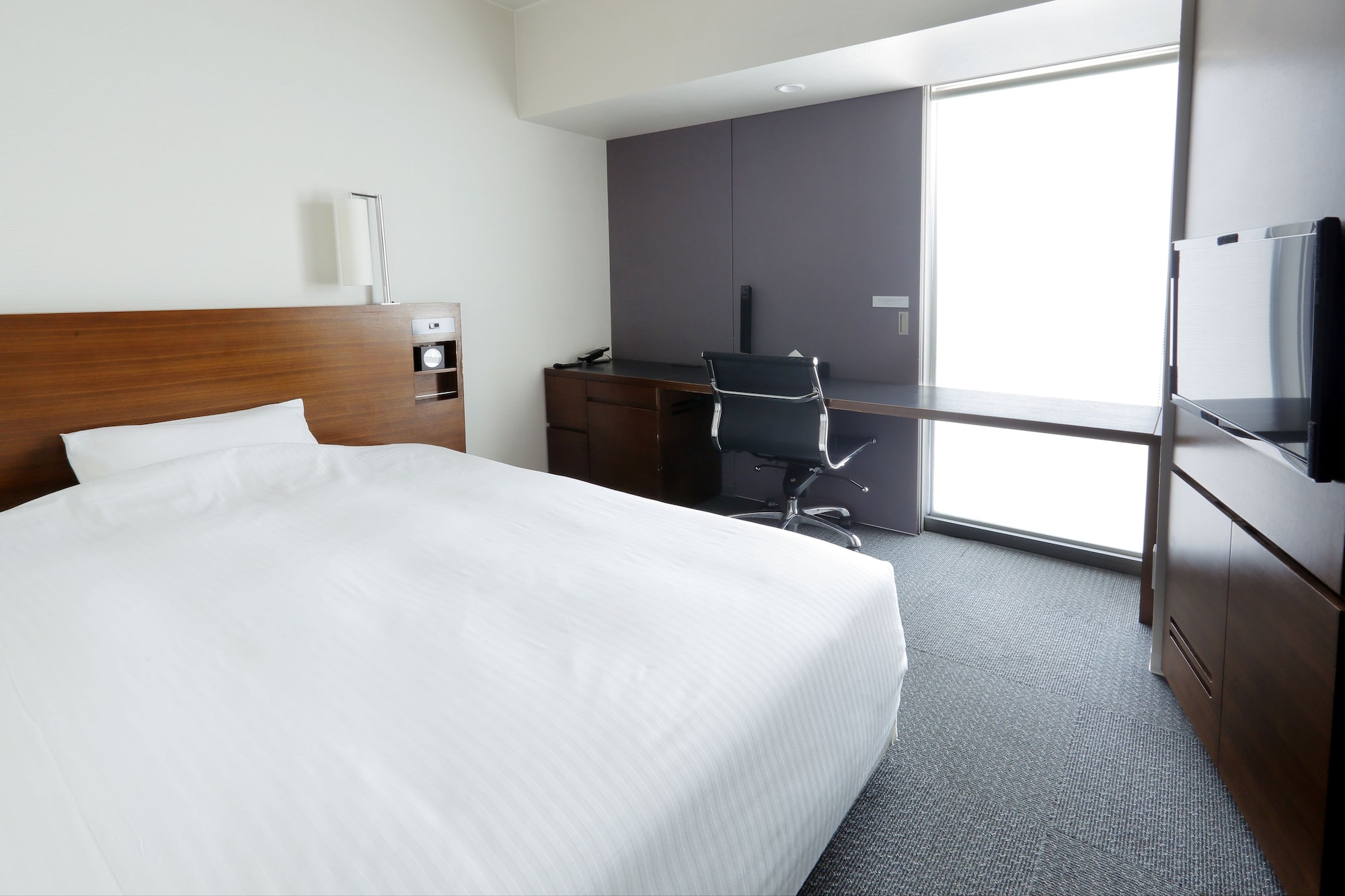 SEMI ROOM, SEMI DOUBLE BED