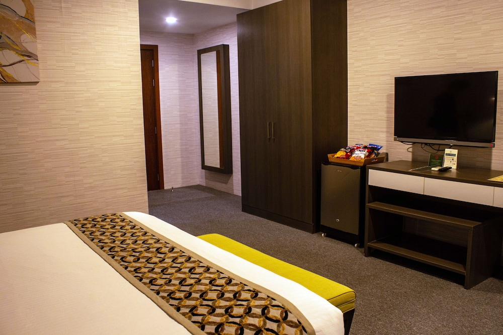 88 Courtyard Hotel 30/52