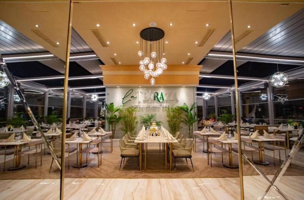 LA TERRAZZA HOTEL 46/60