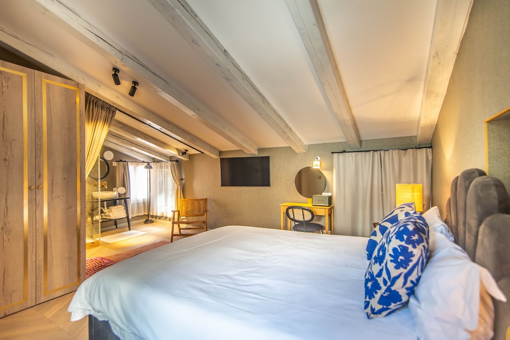 Deluxe, Double Bed, Exterior Entrance