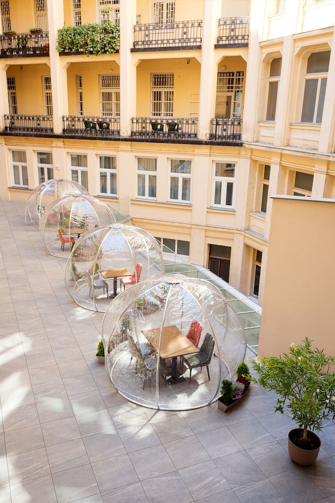 Mera Hotel 22/25