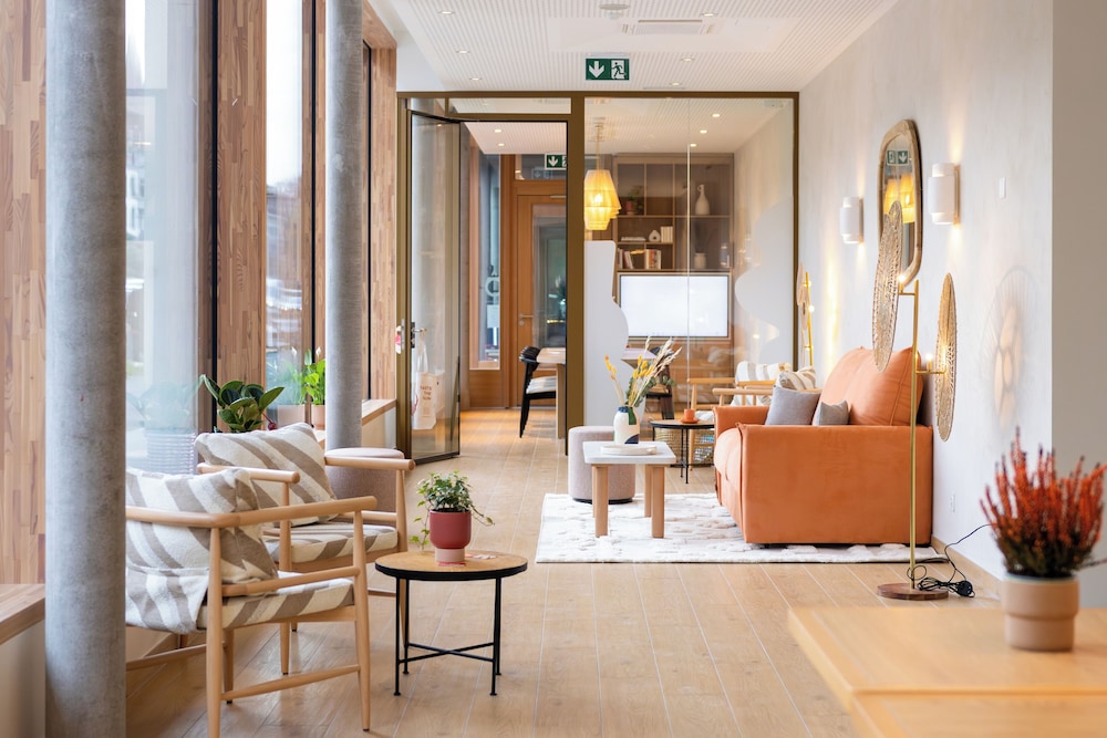 HOOD Hotel 32/50