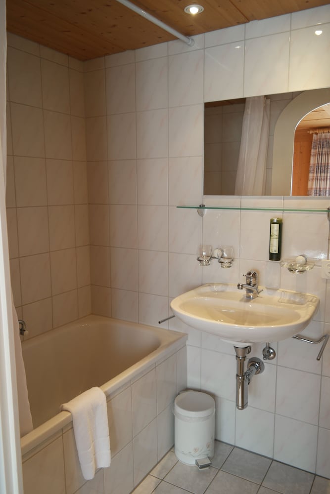Hotel Sonnenberg 48/50