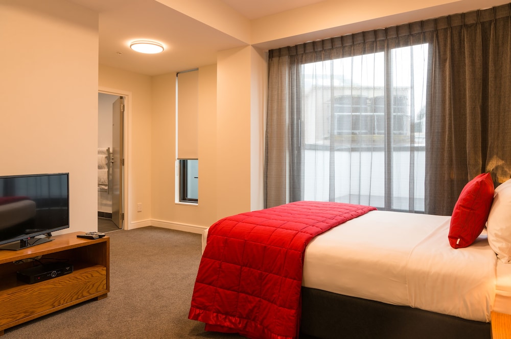 Boulcott Suites 37/70