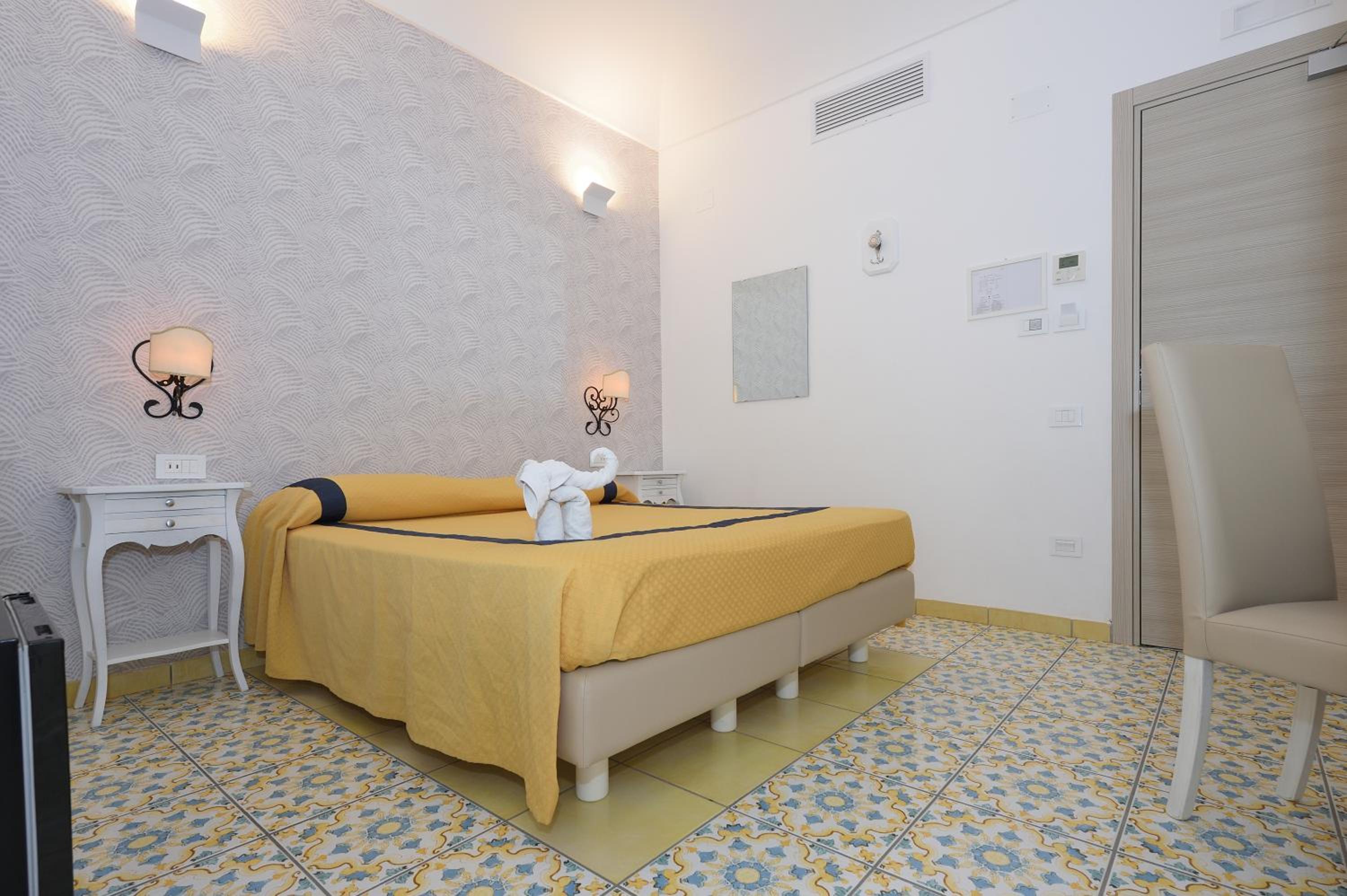 Hotel Settebello 10/50
