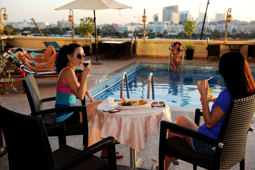 swimming pool spa