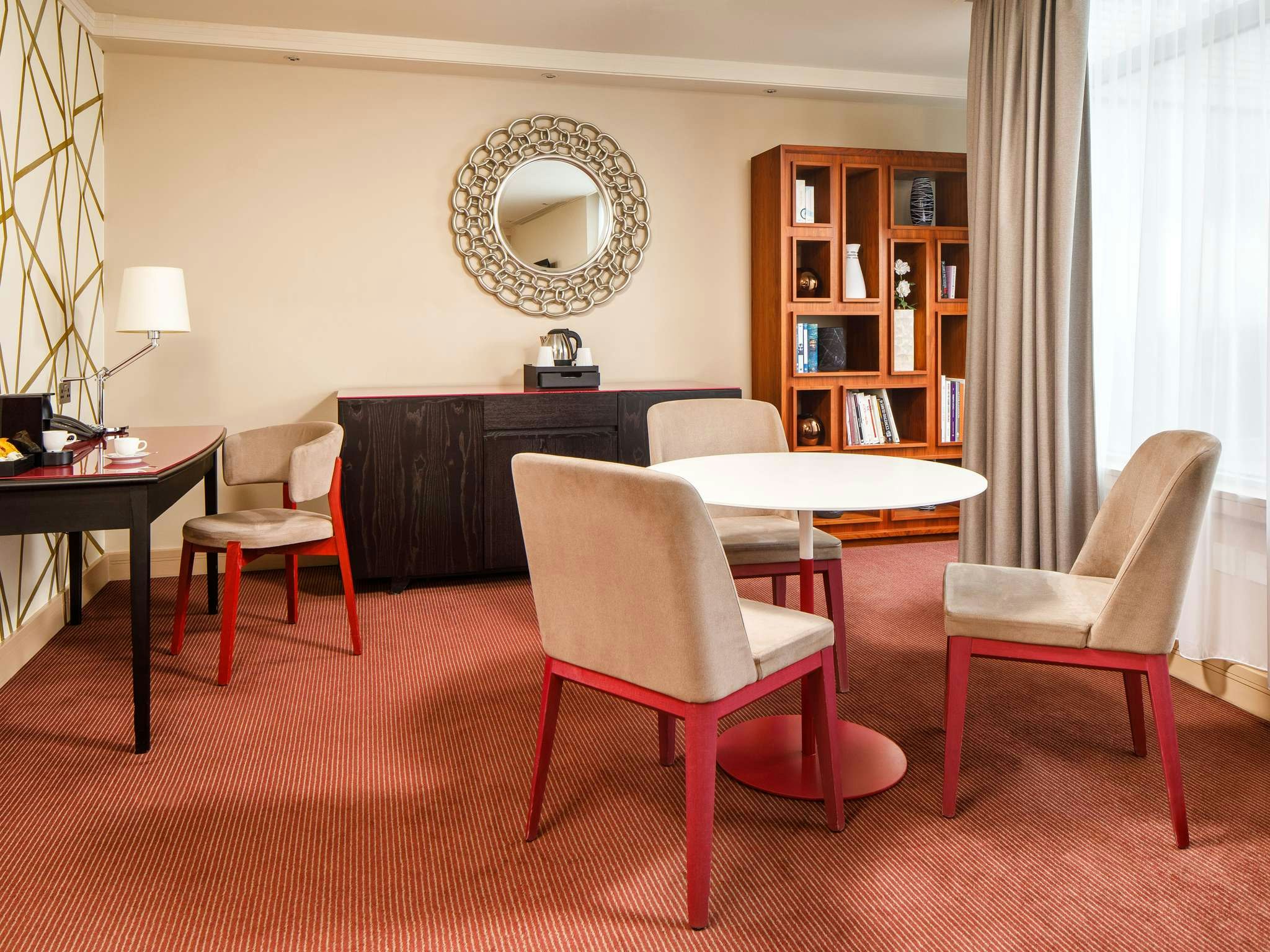 Holland House Hotel Cardiff By Sunday 37/60