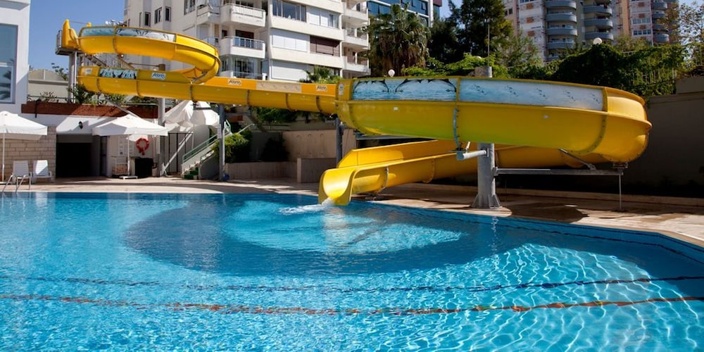 Adonis Hotel 35/50