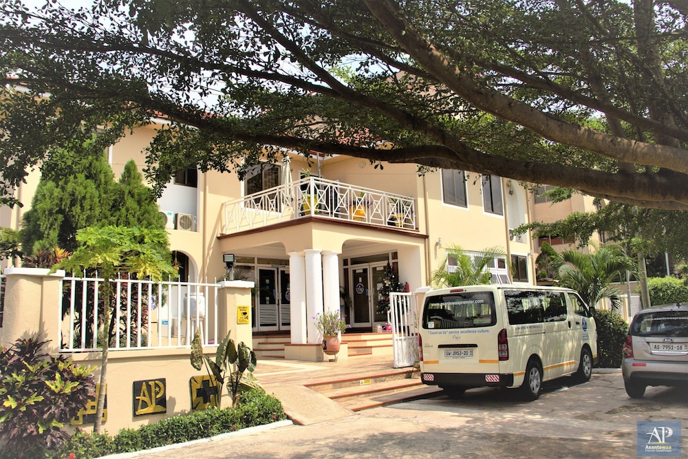 Asantewaa Premier Guesthouse 44/49