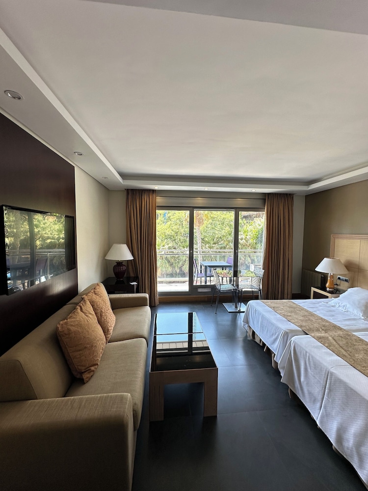 ArtPlatinum Suites and Apartments 5/33