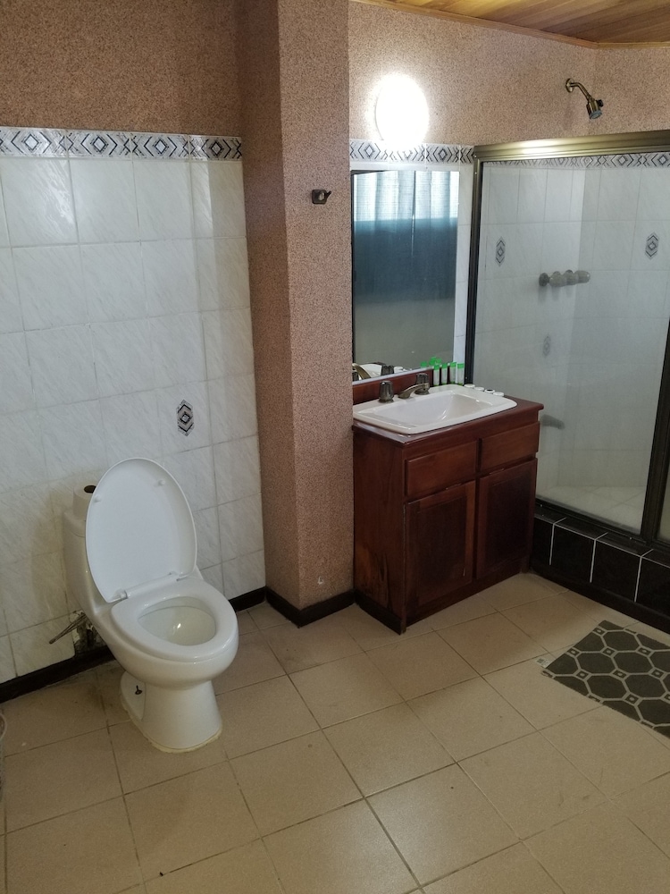 Hostel Monte Campana Escazu 50/50