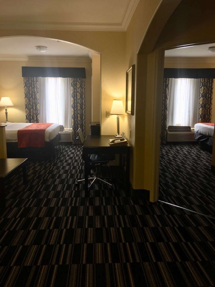 Best Western Plus Barsana Hotel Suites 8/22