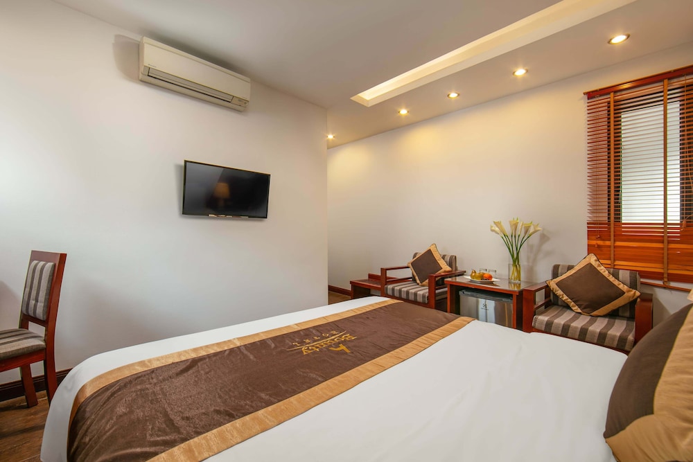 Bounty Hotel 13/67