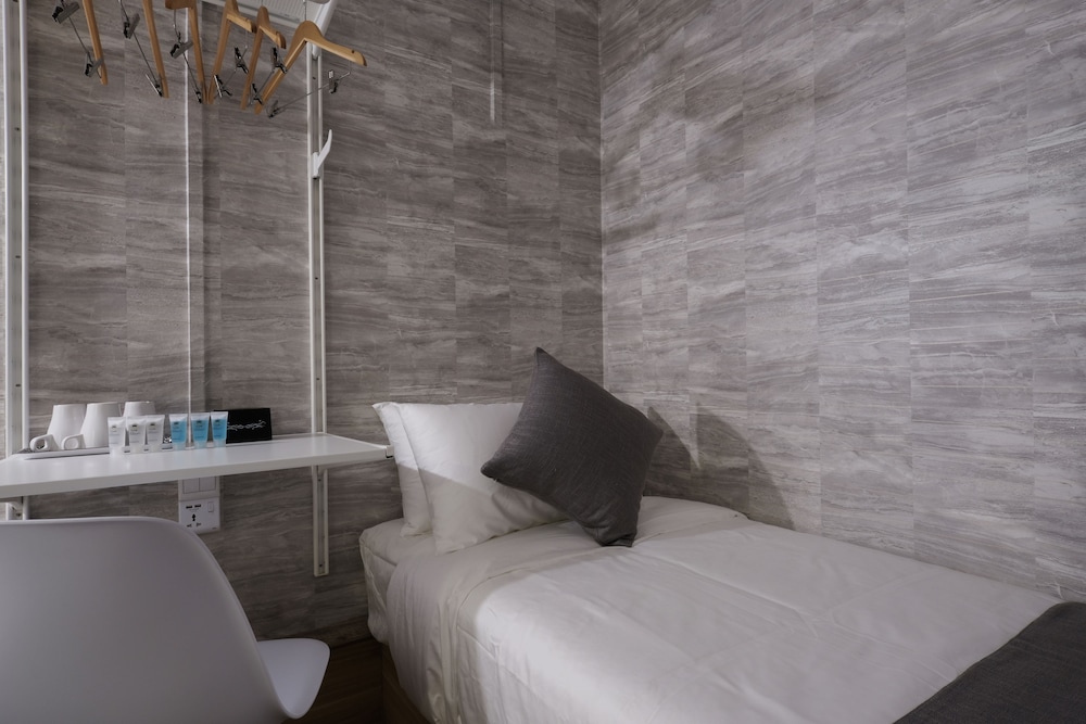 Q Loft Hotels @Bedok 31/32