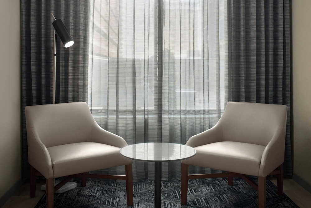 AC Hotel St. Louis Clayton 18/38