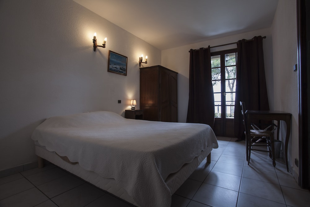 Auberge Ferayola 8/49