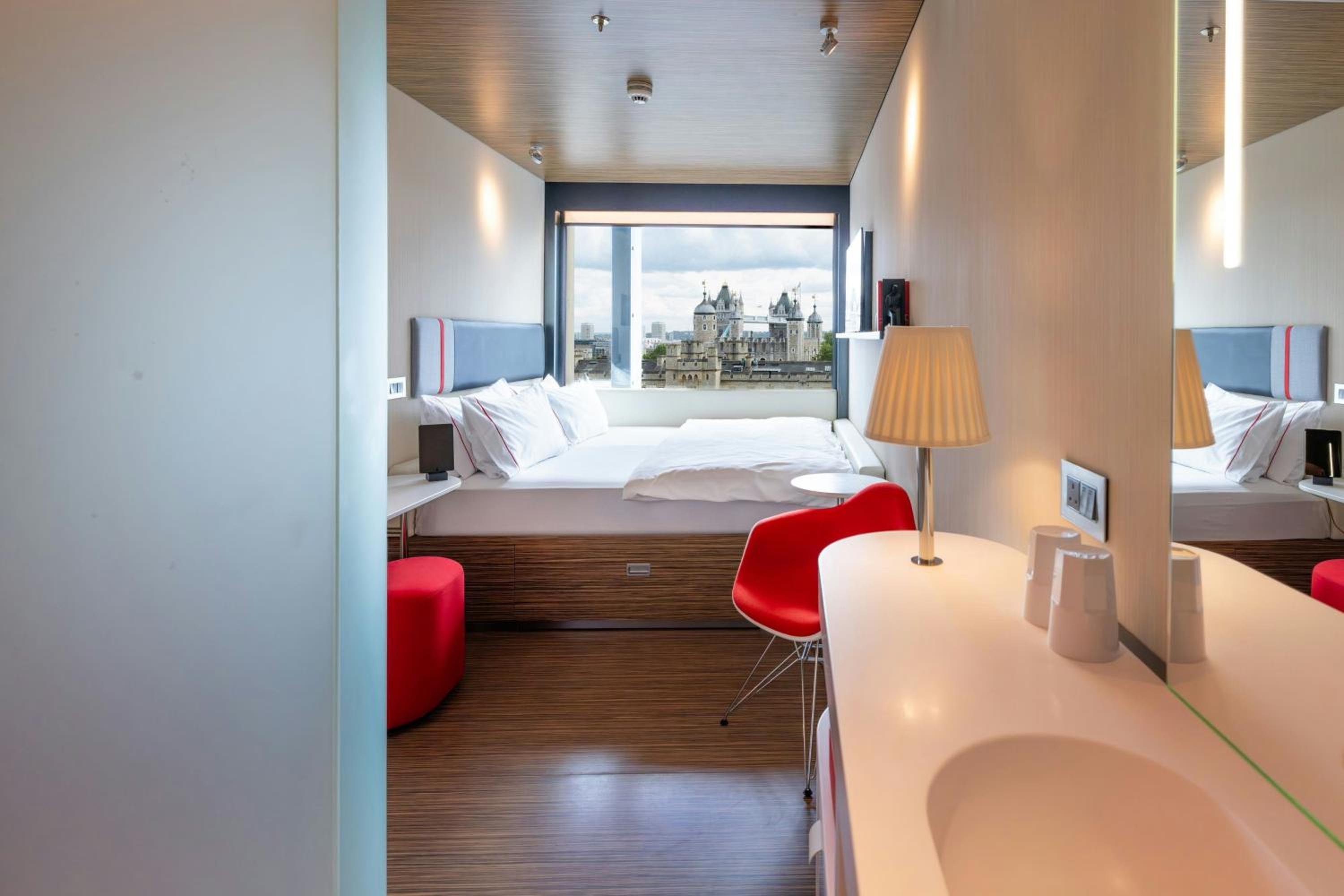 Room, King Bed, Tower Bridge View, Citizenm Tower Of London 9/9