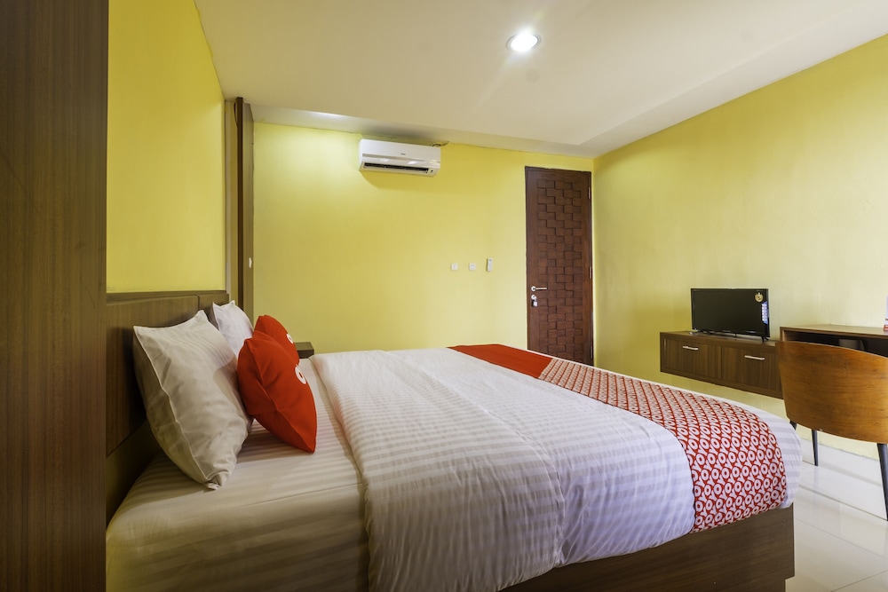 Capital O 1973 Hotel Toserba Selamat Syariah Pelabuhan Ratu 8/22