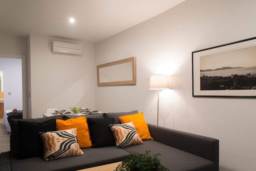 APARTAMENTOS CAMPO DEL PRINCIPE 17/25