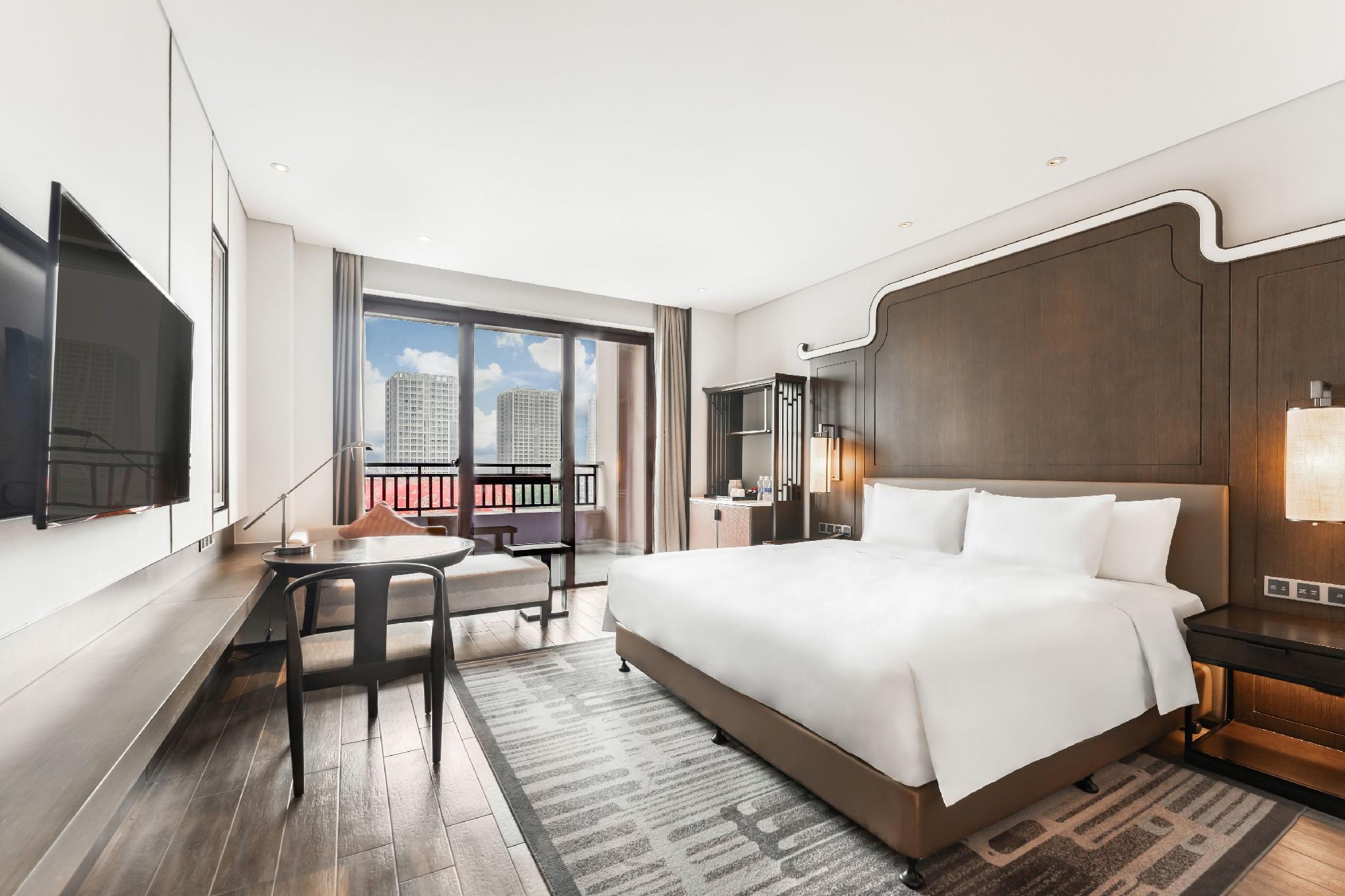 Deluxe, King Bed, Queen Bed