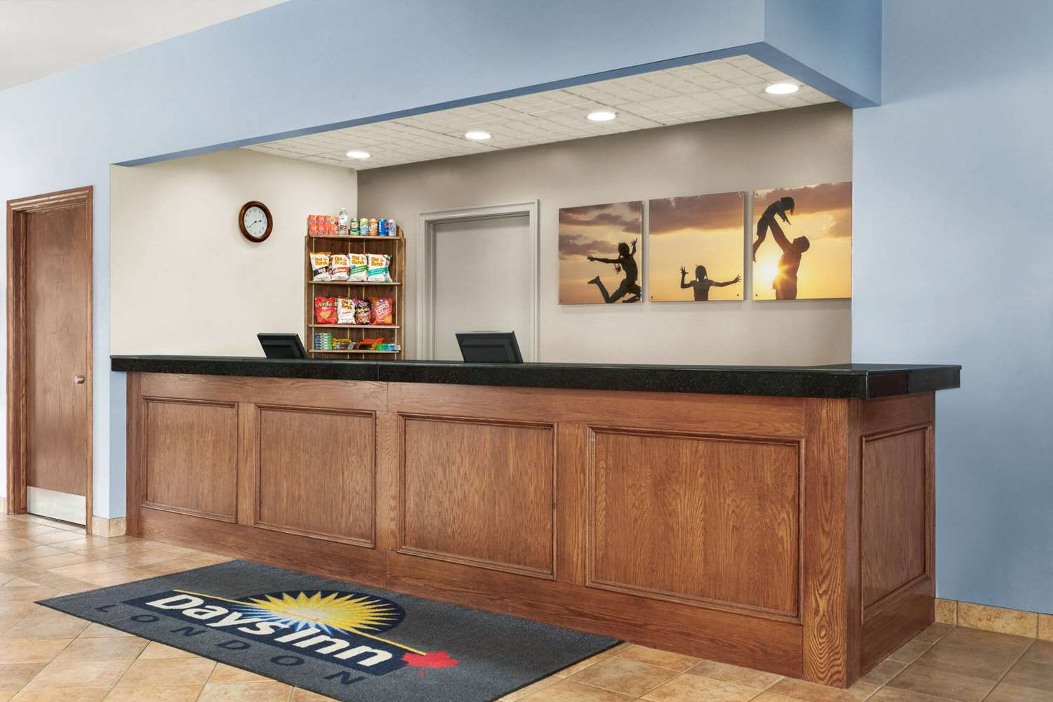 Days Inn By Wyndham London 7/15