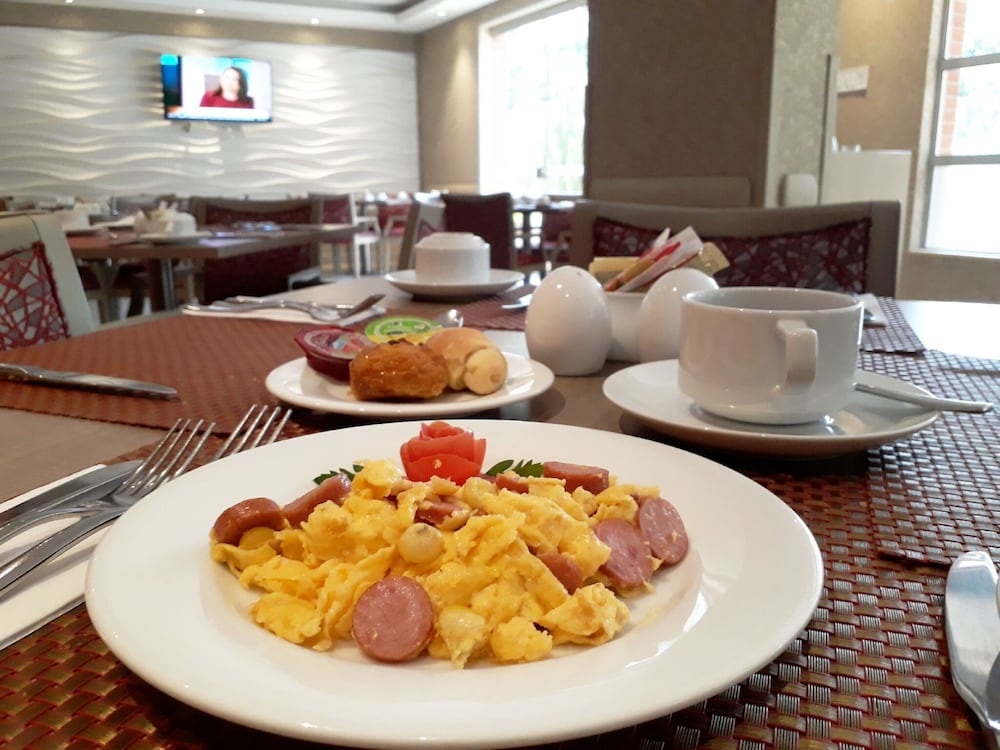 Hotel Plaza Suites 47/65