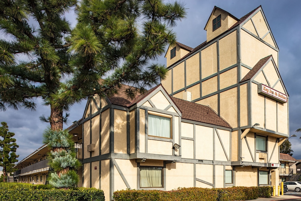 Lemon Heights Inn 9/58