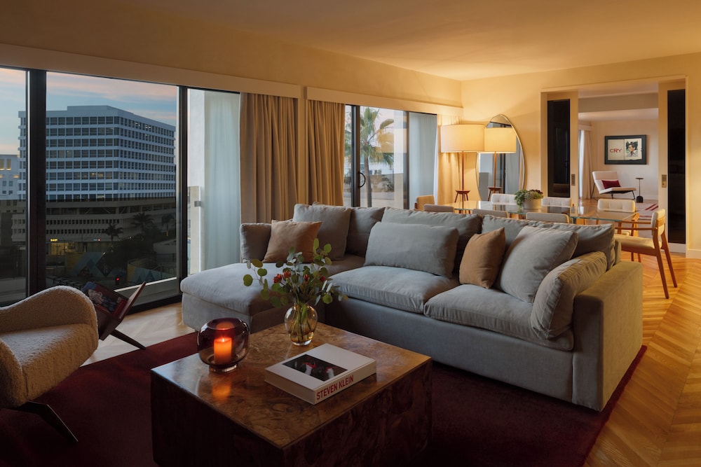 Sixty Beverly Hills 41/69