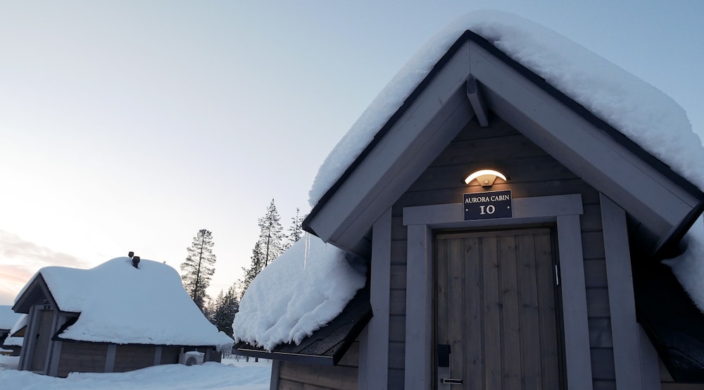 Northern Lights Village Levi 5/48