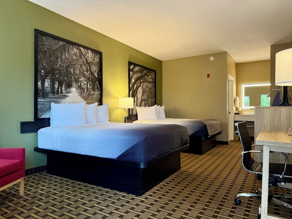 Standard, 2 Queen Beds